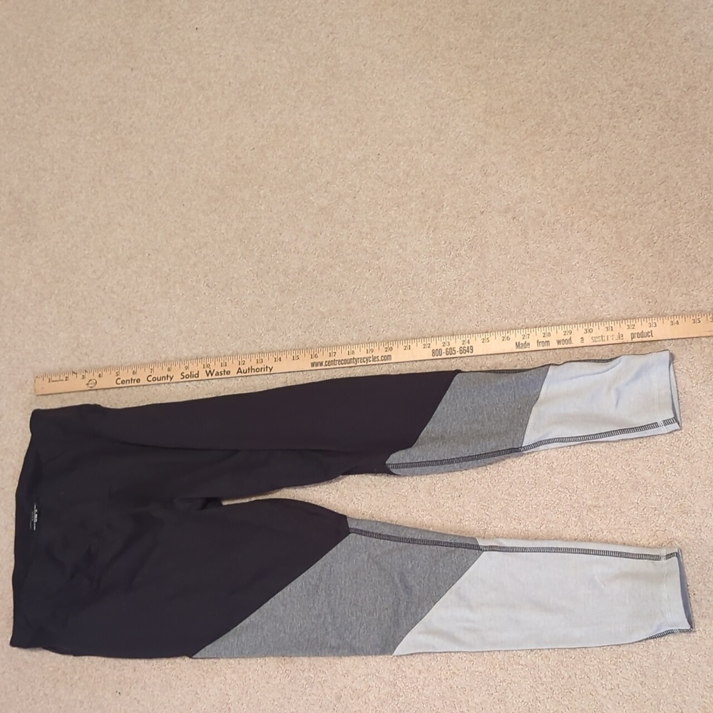 Avia women's medium athletic leggings same day